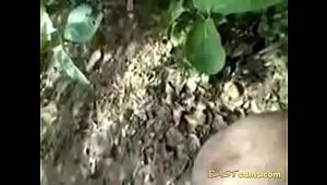 Indian slut outdoor in jungle gets hairy pussy fucked by ...